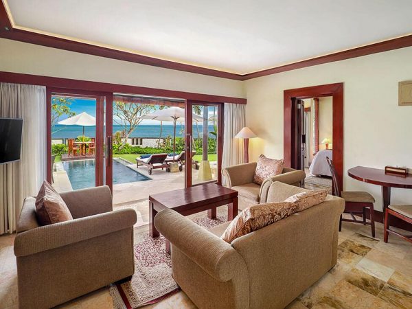 Beachfront Villa - Living Room